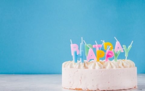 cake-decorated-with-happy-birthd